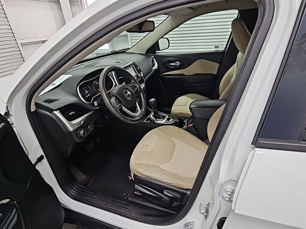 2016 Jeep Cherokee Sport