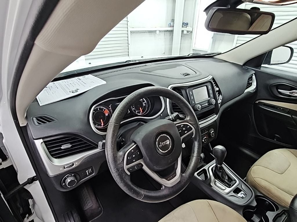 2016 Jeep Cherokee Sport