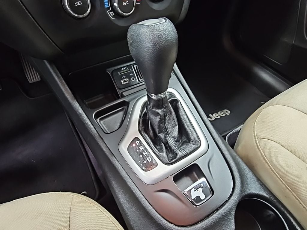 2016 Jeep Cherokee Sport