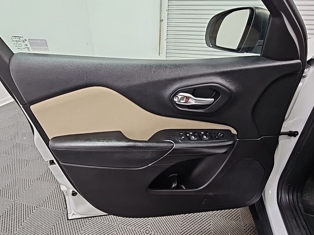 2016 Jeep Cherokee Sport