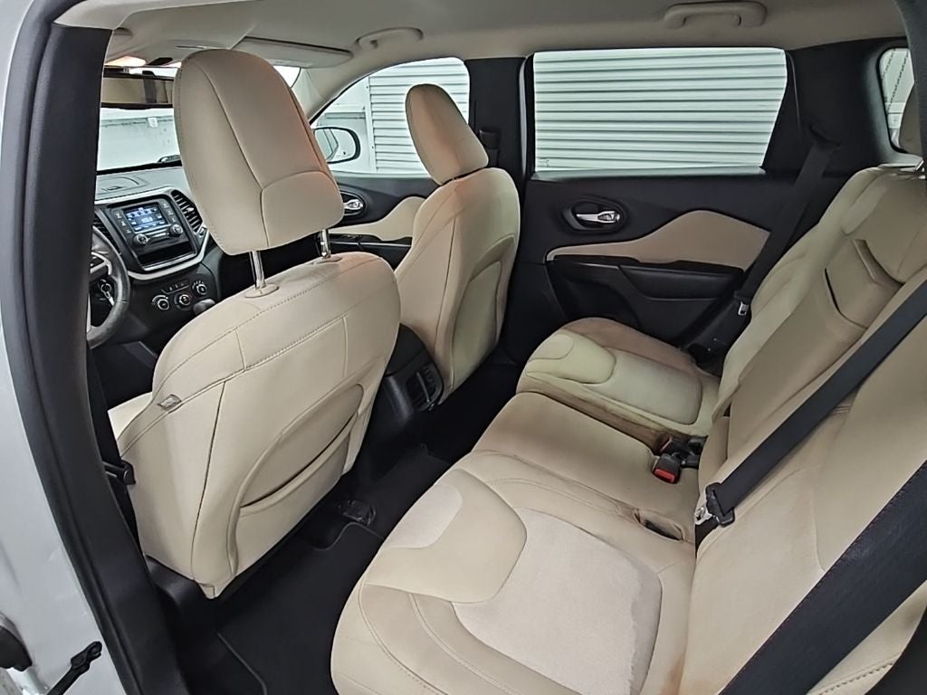 2016 Jeep Cherokee Sport