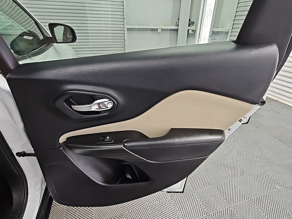 2016 Jeep Cherokee Sport