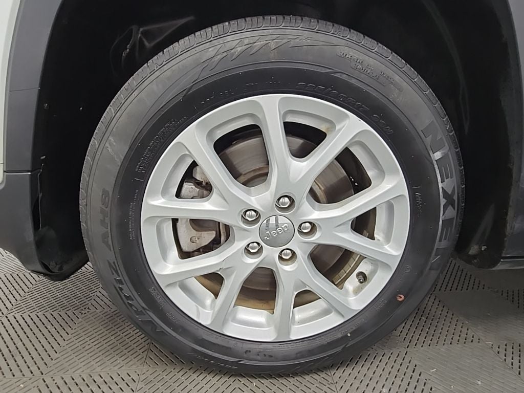 2016 Jeep Cherokee Sport