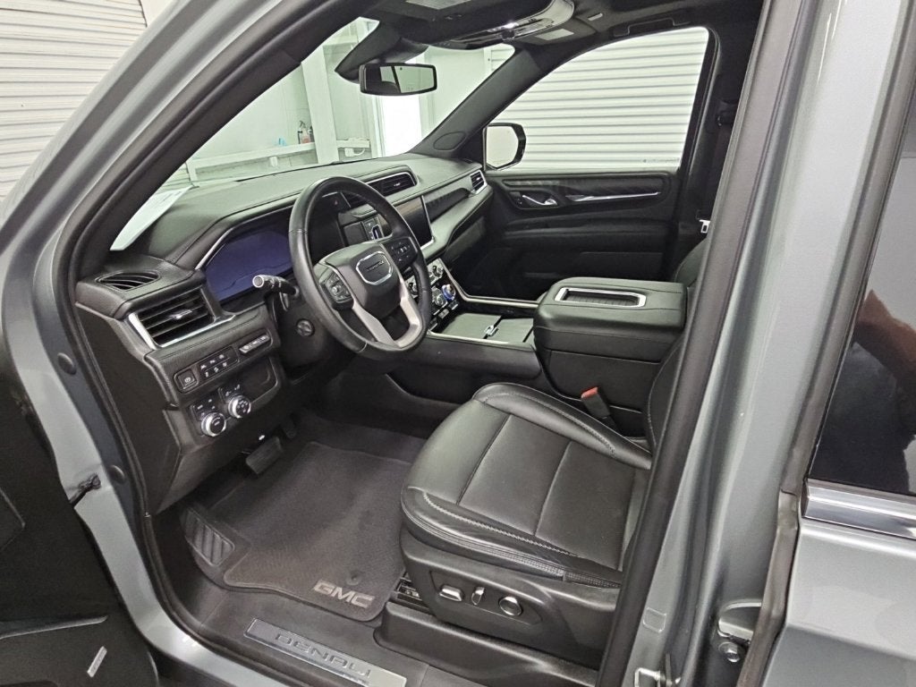 2023 GMC Yukon Denali - Photo 12