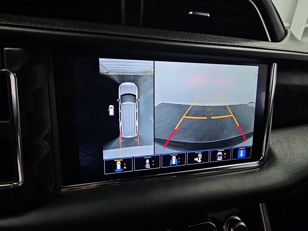 2023 GMC Yukon Denali - Photo 21