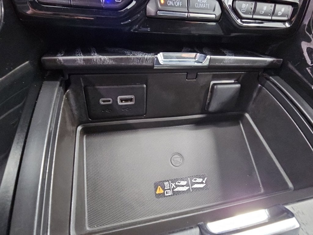 2023 GMC Yukon Denali - Photo 24
