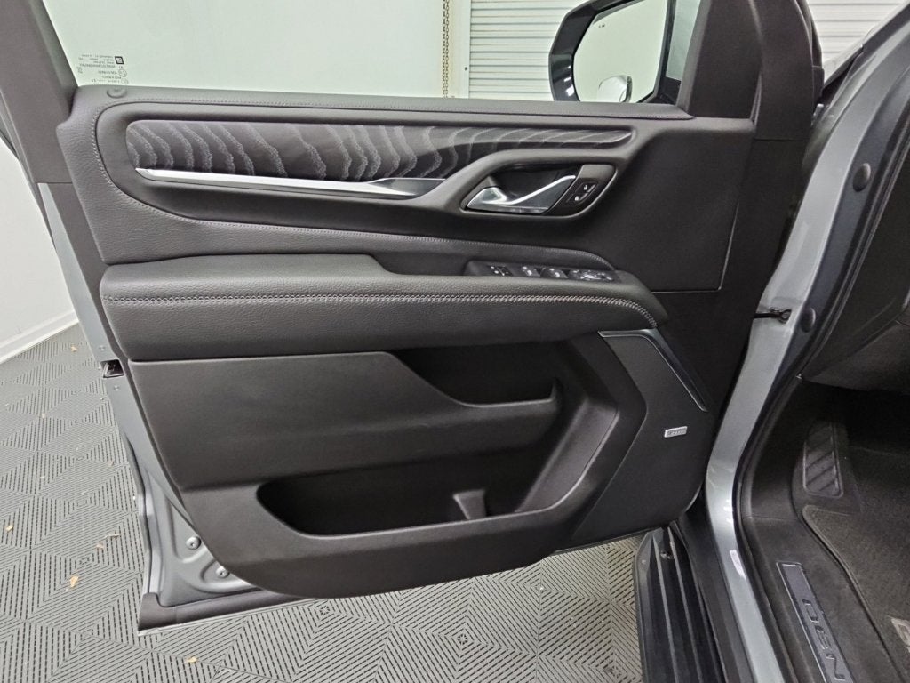 2023 GMC Yukon Denali - Photo 35