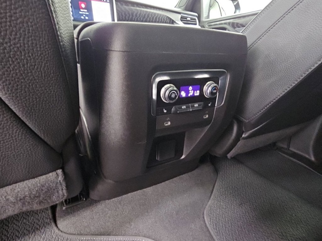 2023 GMC Yukon Denali - Photo 38