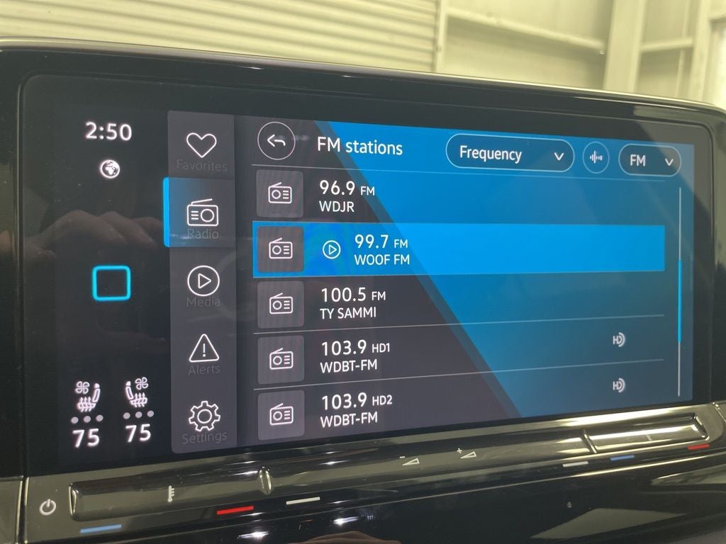 2024 Volkswagen Atlas 2.0T SE w/Technology