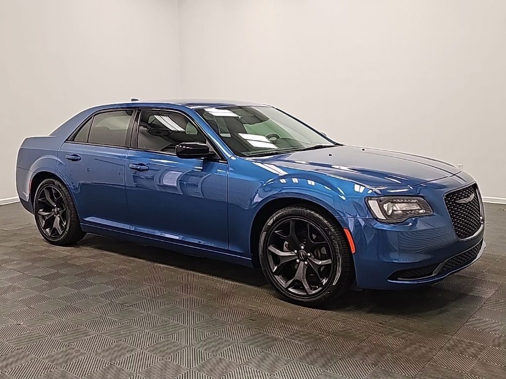 2022 Chrysler 300 Touring