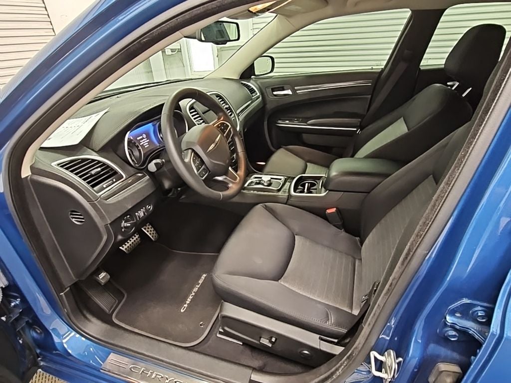 2022 Chrysler 300 Touring