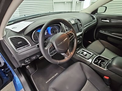 2022 Chrysler 300 Touring