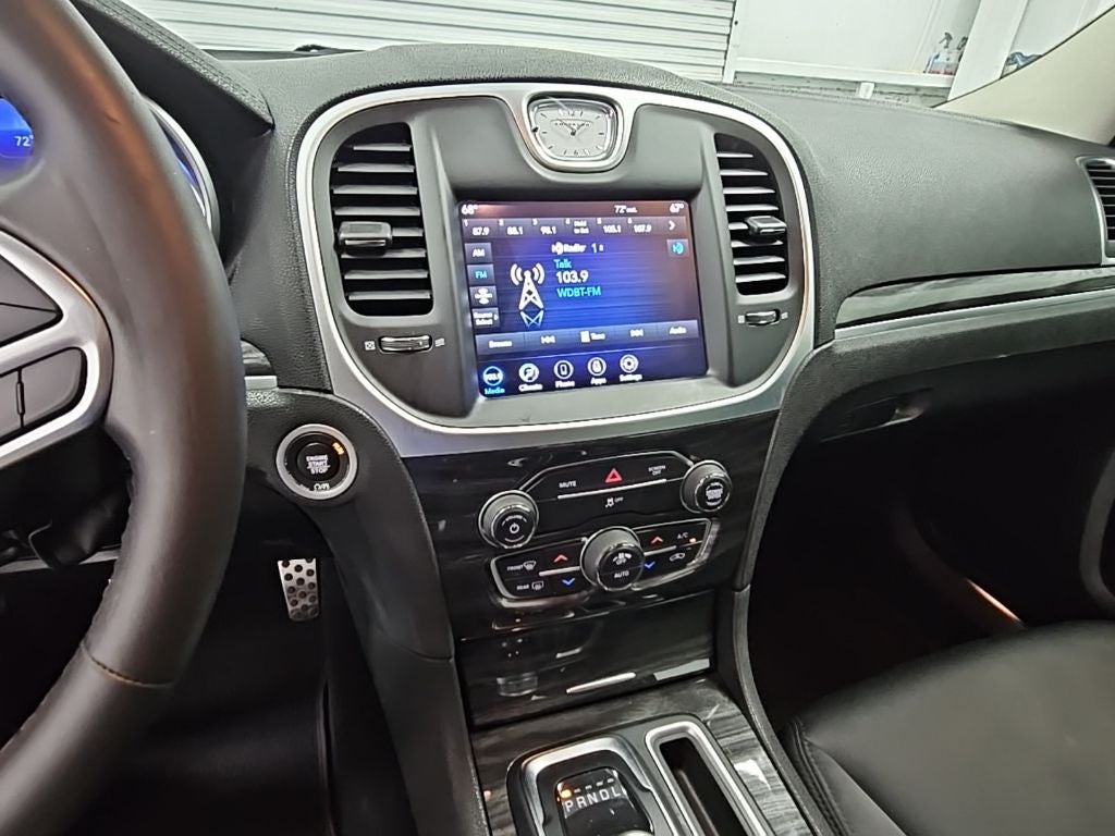 2022 Chrysler 300 Touring