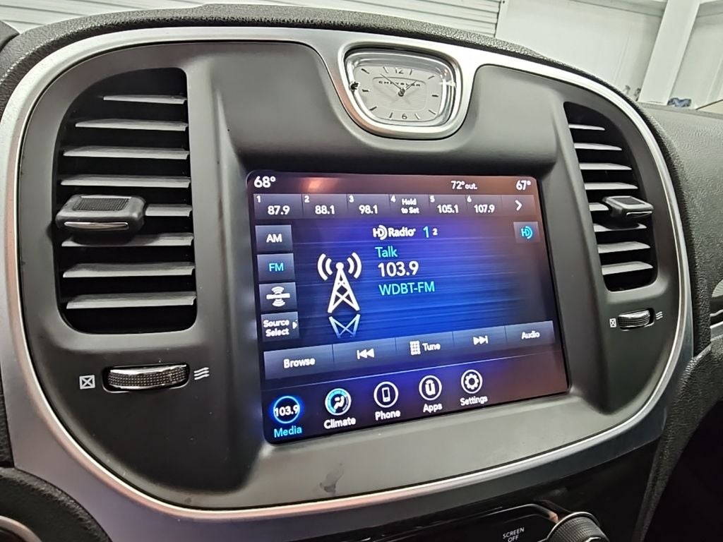 2022 Chrysler 300 Touring