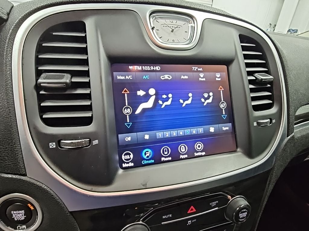 2022 Chrysler 300 Touring