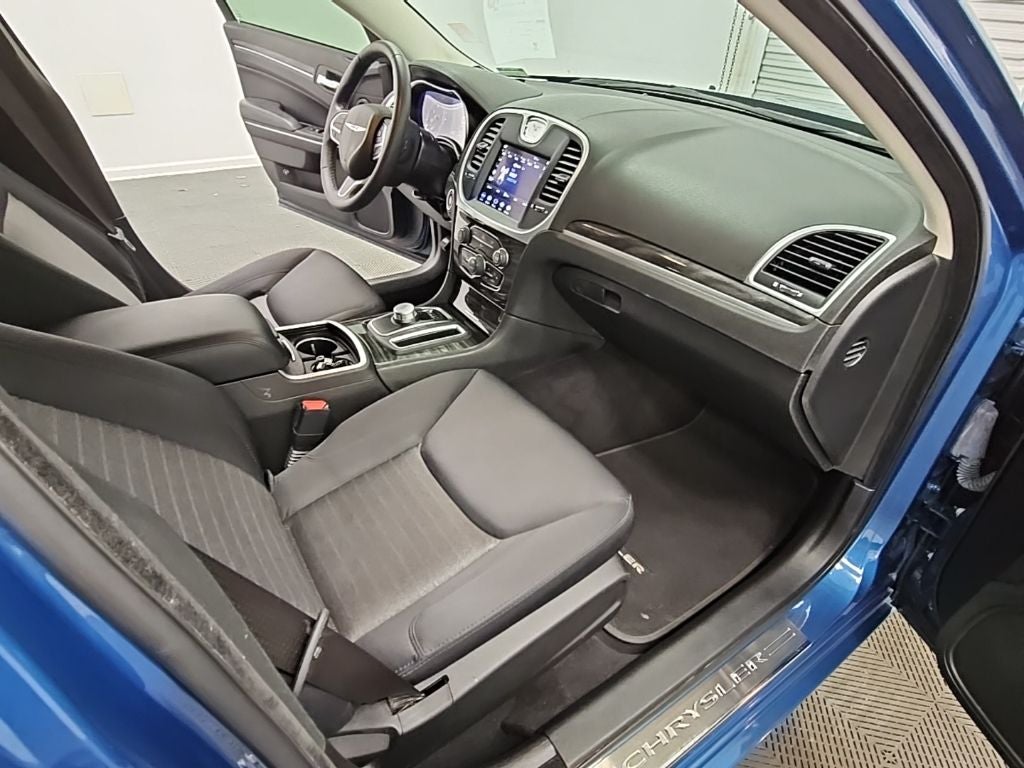 2022 Chrysler 300 Touring