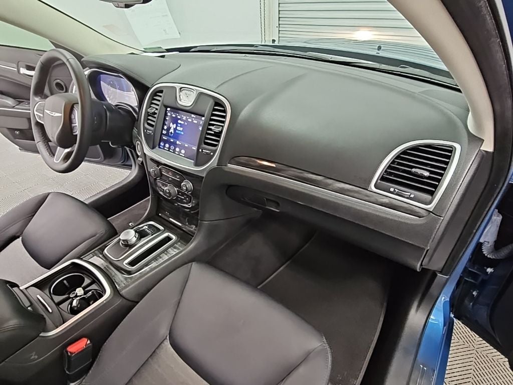 2022 Chrysler 300 Touring