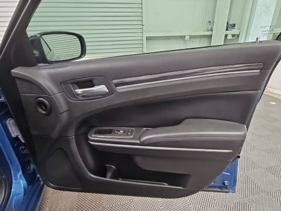 2022 Chrysler 300 Touring