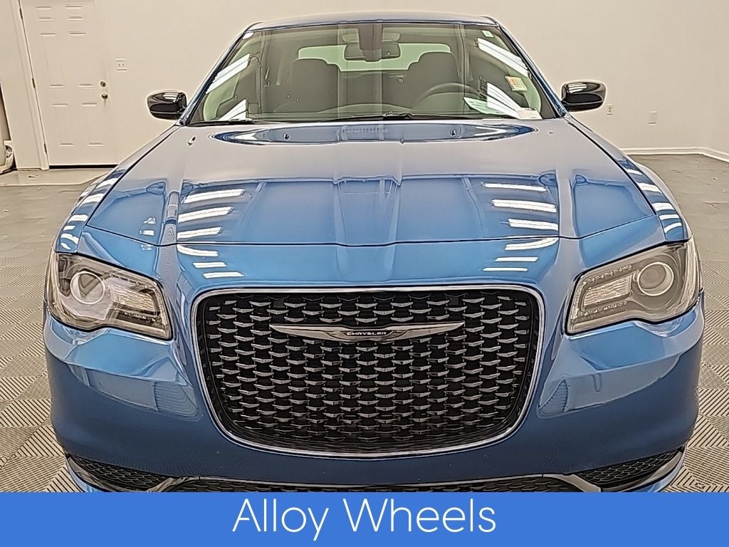 2022 Chrysler 300 Touring