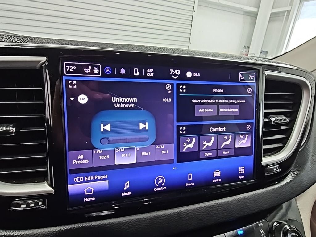 2023 Chrysler Pacifica Touring L