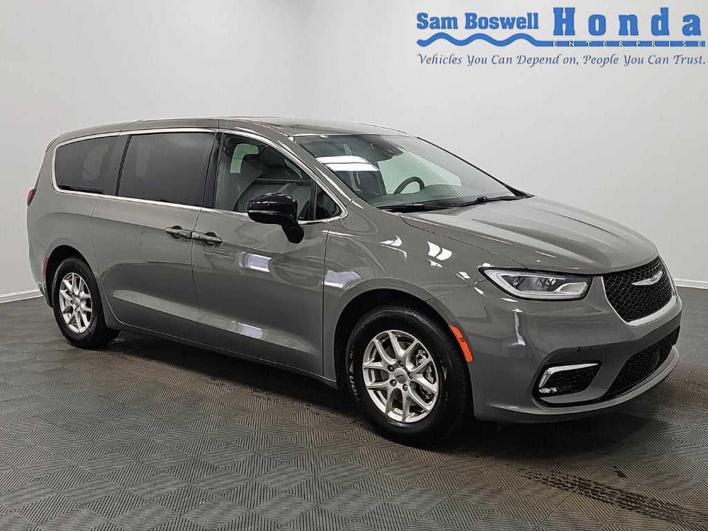 2025 Chrysler Pacifica Select
