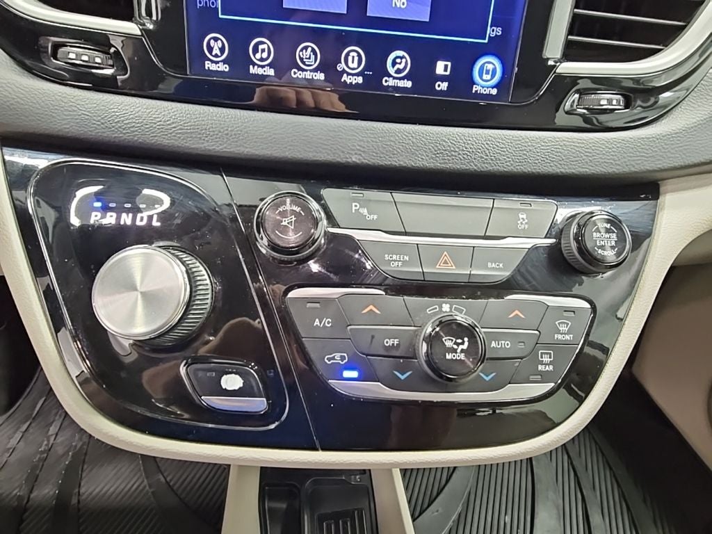 2017 Chrysler Pacifica Touring L