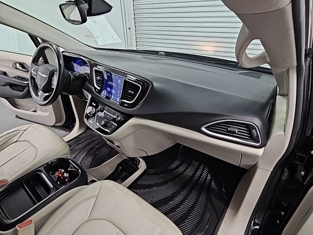 2017 Chrysler Pacifica Touring L