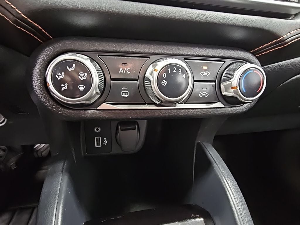 2021 Nissan Versa 1.6 SR