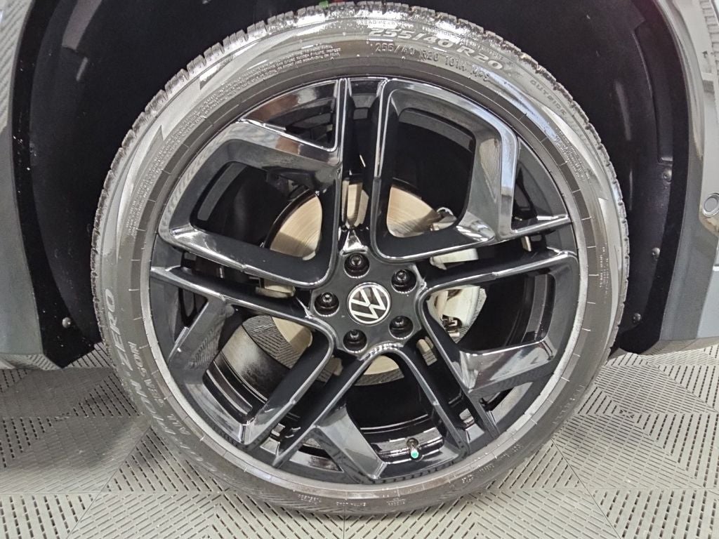 2025 Volkswagen Tiguan 2.0T SE R-Line Black