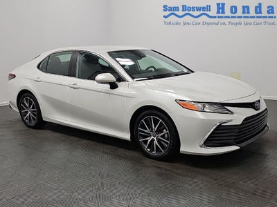 2022 Toyota Camry Hybrid XLE