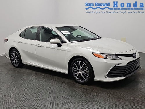 2022 Toyota Camry Hybrid XLE