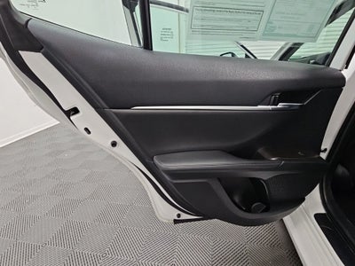 2022 Toyota Camry Hybrid XLE