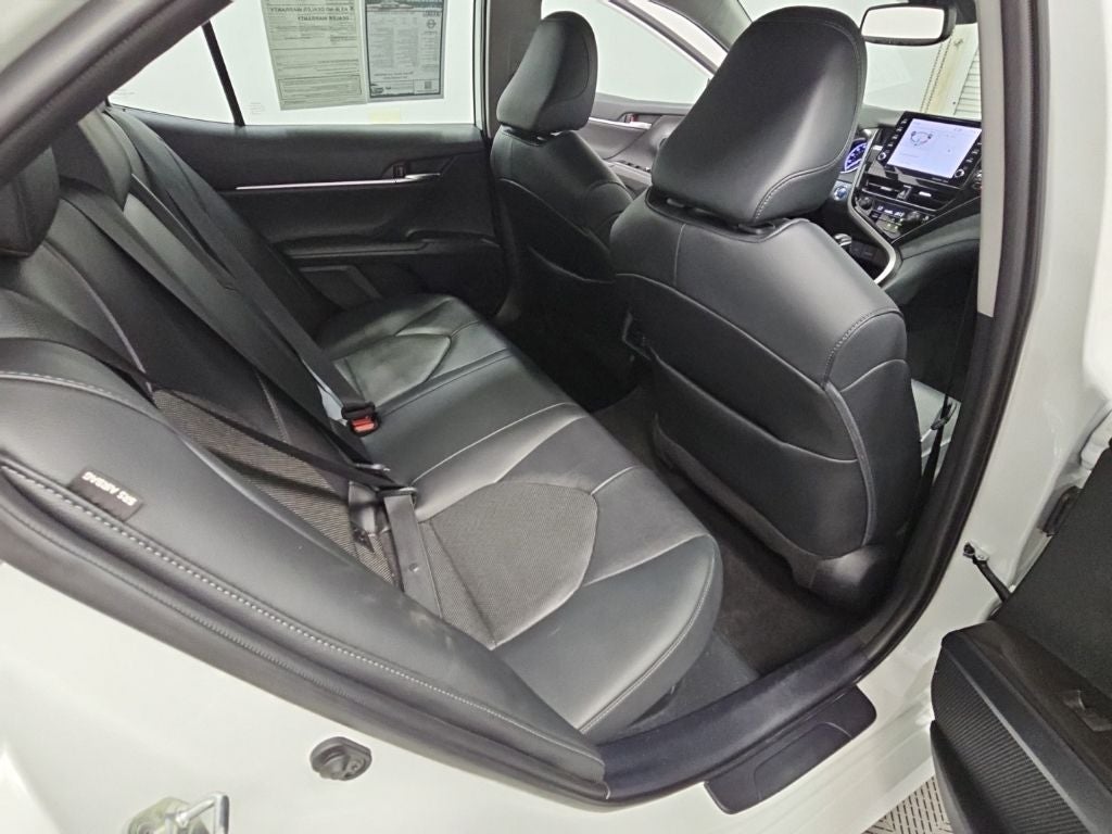 2022 Toyota Camry Hybrid XLE