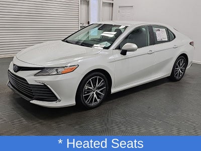 2022 Toyota Camry Hybrid XLE