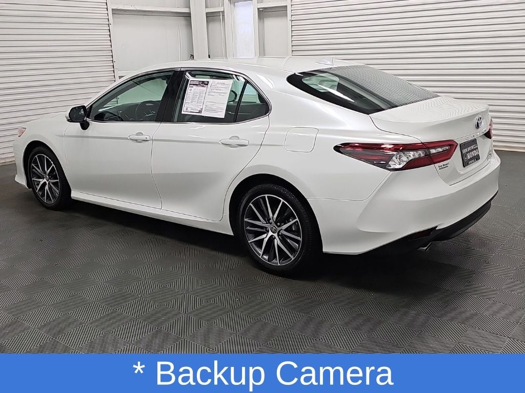 2022 Toyota Camry Hybrid XLE