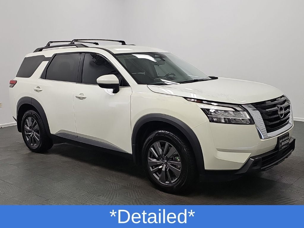 2022 Nissan Pathfinder SV