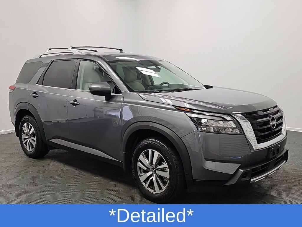 2025 Nissan Pathfinder SL