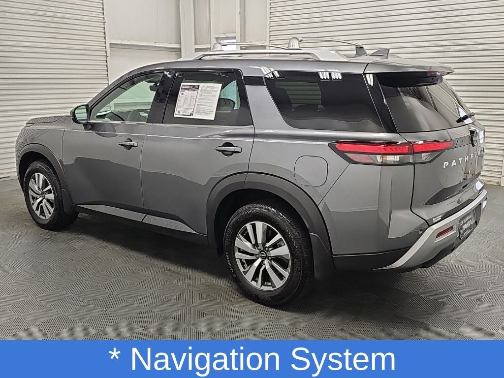 2025 Nissan Pathfinder SL