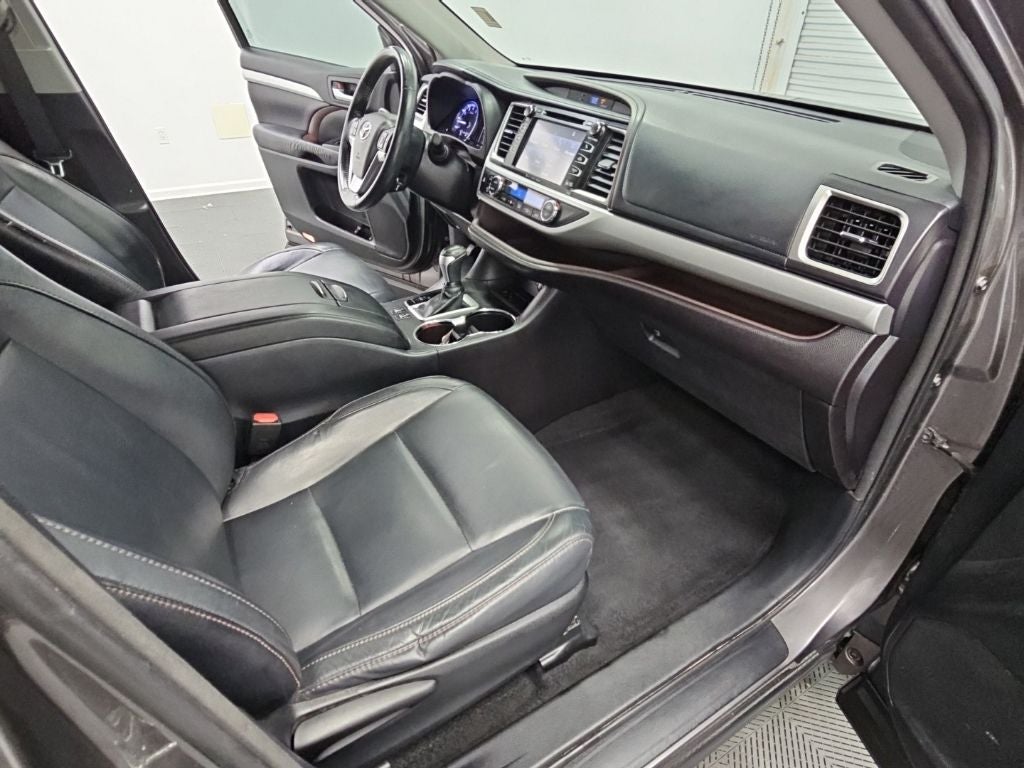 2016 Toyota Highlander XLE V6