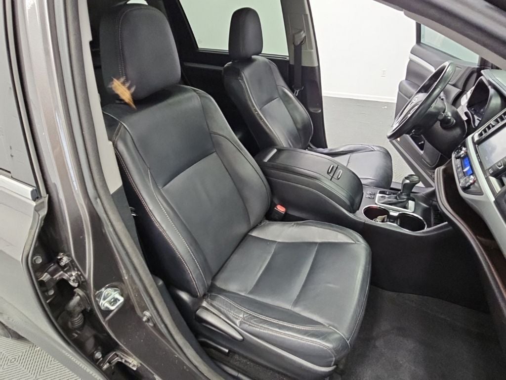2016 Toyota Highlander XLE V6