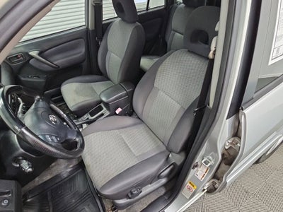 2005 Toyota RAV4 Base