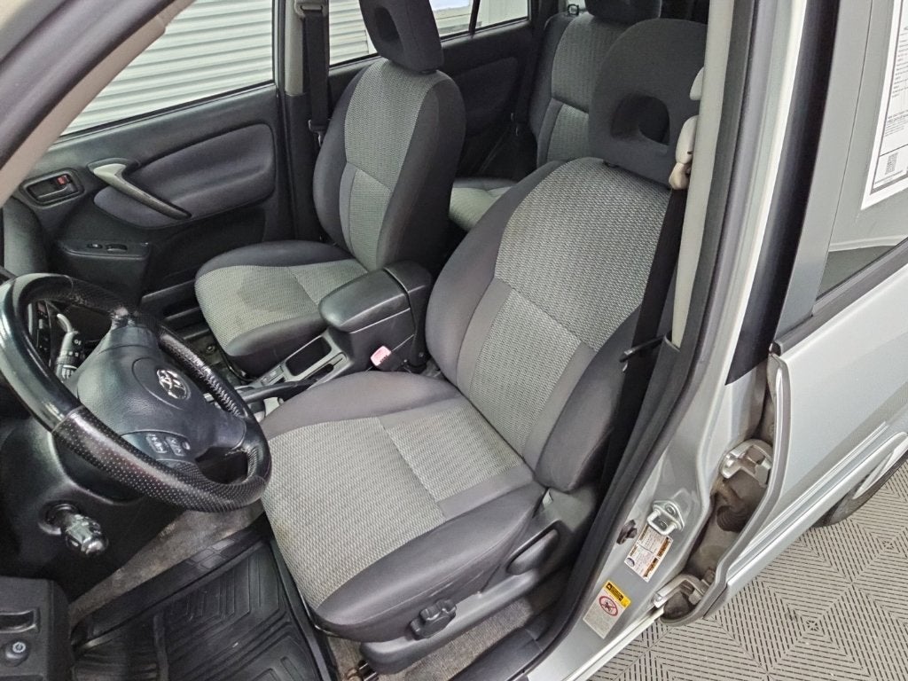 2005 Toyota RAV4 Base