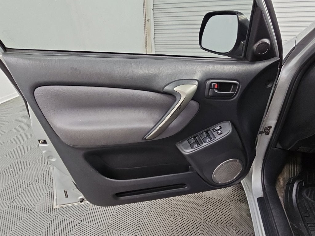 2005 Toyota RAV4 Base