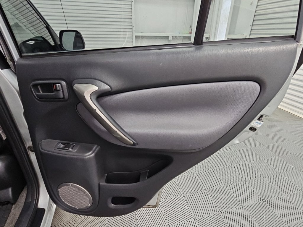 2005 Toyota RAV4 Base