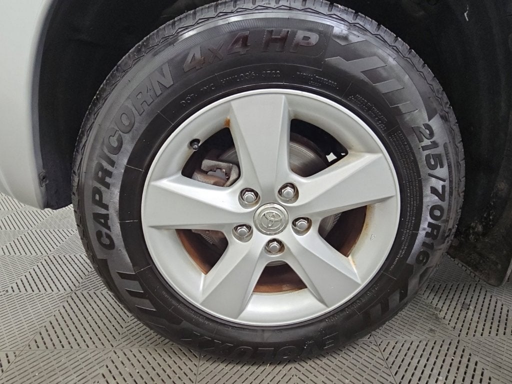 2005 Toyota RAV4 Base