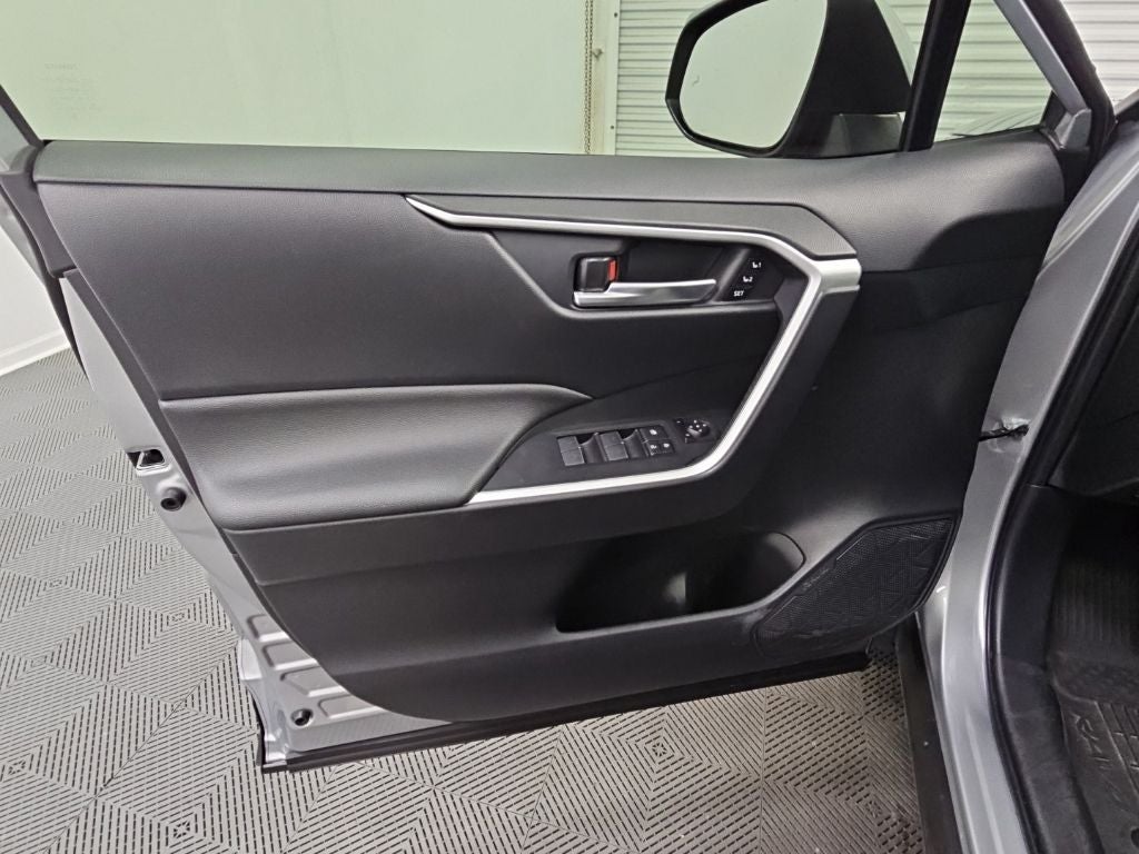 2025 Toyota RAV4 Hybrid XLE Premium