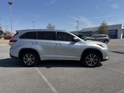 2018 Toyota Highlander SE