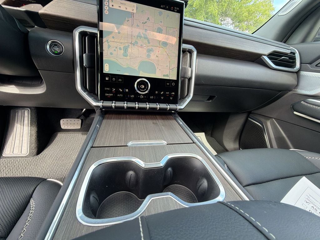 2025 GMC Acadia Denali