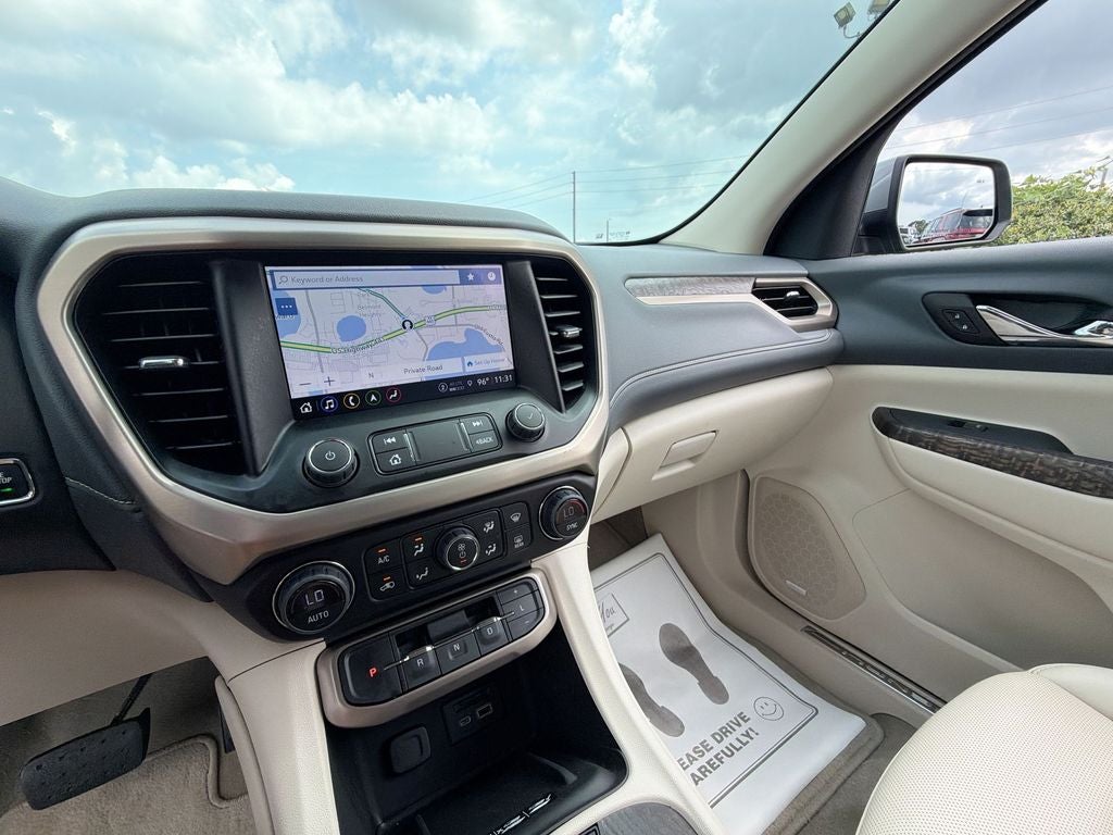 2023 GMC Acadia Denali