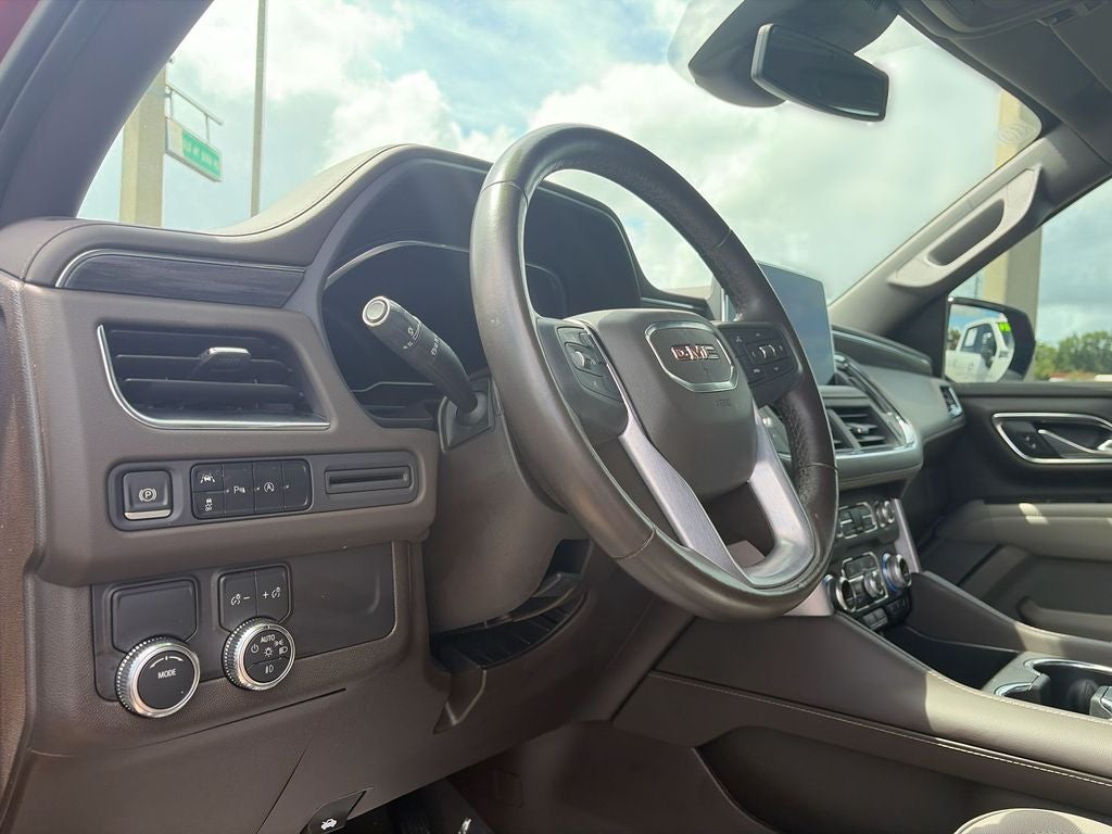 2023 GMC Yukon XL SLT